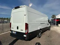 Usata Iveco Daily 136 CV (100 kW) 2021 Other Furgone