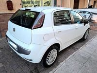 Usata Fiat Punto Evo Dynamic 95 CV (69 kW) 2011 Bianco Utilitaria