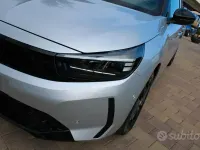 Usado Opel Corsa 101 CV (74 kW) 2025 Gris Utilitario