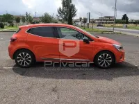 Usata Renault Clio V Techno 101 CV (74 kW) 2023 Arancione Berlina
