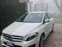 Usata Mercedes B180 109 CV (80 kW) 2015 Bianco Monovolume