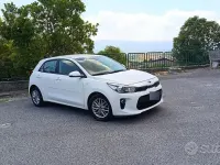 Usata Kia Rio 84 CV (61 kW) 2019 Bianco Berlina