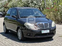 Usata Lancia Ypsilon 75 CV (55 kW) 2007 Viola Utilitaria