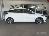 Usata Hyundai i20 Comfort 75 CV (55 kW) 2018 Bianco Berlina
