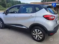 Usata Renault Captur Zen 90 CV (66 kW) 2017 Grigio SUV