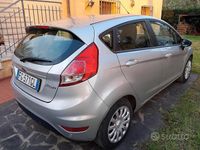 Usata Ford Fiesta 75 CV (55 kW) 2017 Grigio Utilitaria