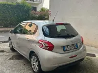 Usata Peugeot 208 68 CV (50 kW) 2015 Grigio Utilitaria