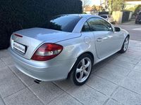 Usata Mercedes SLK280 231 CV (169 kW) 2006 Argento Cabrio