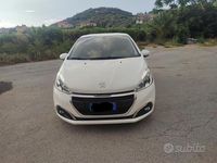 Usata Peugeot 208 95 CV (69 kW) 2018 Bianco Utilitaria