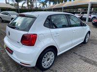 Usata VW Polo Comfortline 75 CV (55 kW) 2017 Bianco Berlina