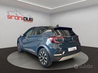 Usata Renault Captur Techno 160 CV (117 kW) 2022 Blu/azzurro SUV