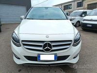Käytetty Mercedes B200 136 HP (100 kW) 2016 Valkoinen Tila-auto