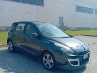 Usata Renault Scénic III Dynamique 130 CV (95 kW) 2010 Grigio Monovolume