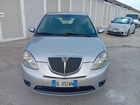 Usata Lancia Ypsilon 75 CV (55 kW) 2007 Grigio Utilitaria