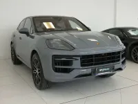 Usata Porsche Cayenne 354 CV (260 kW) 2023 Grigio artico SUV