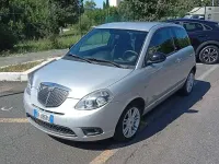 Usata Lancia Ypsilon 75 CV (55 kW) 2013 Argento Utilitaria