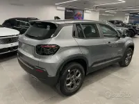 Nuova Jeep Avenger Longitude 101 CV (74 kW) 2026 Grigio SUV