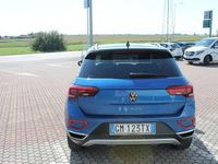 Usata VW T-Roc Style 150 CV (110 kW) 2023 Blu ravenna / tetto nero SUV
