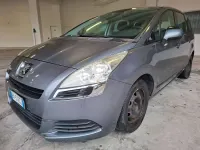 Usado Peugeot 5008 Business-Line 111 HP (81 kW) 2011 Cinzento Monovolume