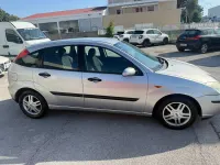 Usata Ford Focus Ghia 90 CV (66 kW) 2001 Argento Berlina
