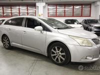 Usata Toyota Avensis Executive 150 CV (110 kW) 2010 Grigio Station wagon