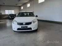 Usata Dacia Sandero Ambiance 72 CV (52 kW) 2010 Bianco Berlina