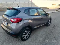 Usata Renault Captur Intens 90 CV (66 kW) 2017 Grigio SUV