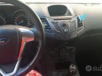 Usata Ford Fiesta 60 CV (44 kW) 2013 Nero Berlina