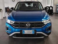 Usata VW T-Roc Life 110 CV (80 kW) 2022 Blu SUV