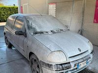 Usata Renault Clio II 58 CV (42 kW) 2001 Grigio Utilitaria