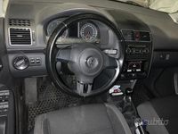 Begagnad VW Touran 105 HK (77 kW) 2010 Svart Minibuss