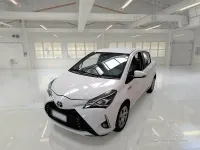 Usata Toyota Yaris Hybrid Business Edition 73 CV (53 kW) 2019 Bianco Berlina