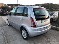 Usata Lancia Musa Gold 95 CV (69 kW) 2012 Argento Monovolume