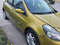 Usata Renault Clio III 75 CV (55 kW) 2006 Oro Berlina