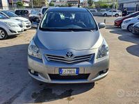 Usata Toyota Verso Luxury 126 CV (92 kW) 2011 Grigio Monovolume