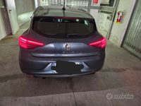 Usata Renault Clio V 90 CV (66 kW) 2021 Grigio Utilitaria
