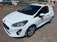 Usata Ford Fiesta 75 CV (55 kW) 2020 Bianco Utilitaria