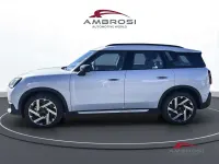 Nuova Mini Cooper Countryman Favoured 204 CV (150 kW) 2025 Bianco SUV