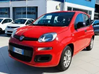 Usata Fiat Panda Lounge 69 CV (50 kW) 2017 Rosso Utilitaria