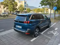 Usata Peugeot 5008 131 CV (96 kW) 2023 Bluazzurro SUV