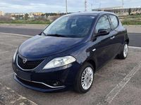 Usata Lancia Ypsilon Gold 69 CV (50 kW) 2016 Blu/azzurro Utilitaria