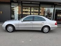 Usata Mercedes E240 Avantgarde 177 CV (130 kW) 2003 Grigio Berlina