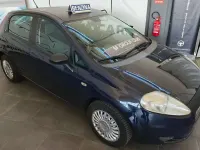 Usata Fiat Grande Punto Dynamic 77 CV (56 kW) 2009 Blu notte pastello Utilitaria