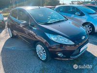 Usata Ford Fiesta Titanium 99 CV (72 kW) 2010 Marrone Utilitaria