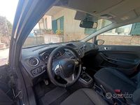Usata Ford Fiesta 75 CV (55 kW) 2012 Blu Utilitaria