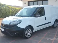 Usata Fiat Doblò Lounge 105 CV (77 kW) 2021 Bianco Monovolume