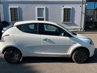 Usata Lancia Ypsilon Gold 69 CV (50 kW) 2023 Bianco Utilitaria