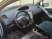 Usata Toyota Yaris 86 CV (63 kW) 2006 Grigio Berlina