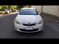Usata Opel Astra 101 CV (74 kW) 2010 Bianco Berlina