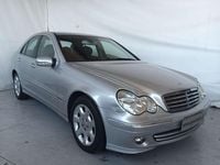 Usata Mercedes C220 Elegance 150 CV (110 kW) 2007 Grigio metallizzato Berlina